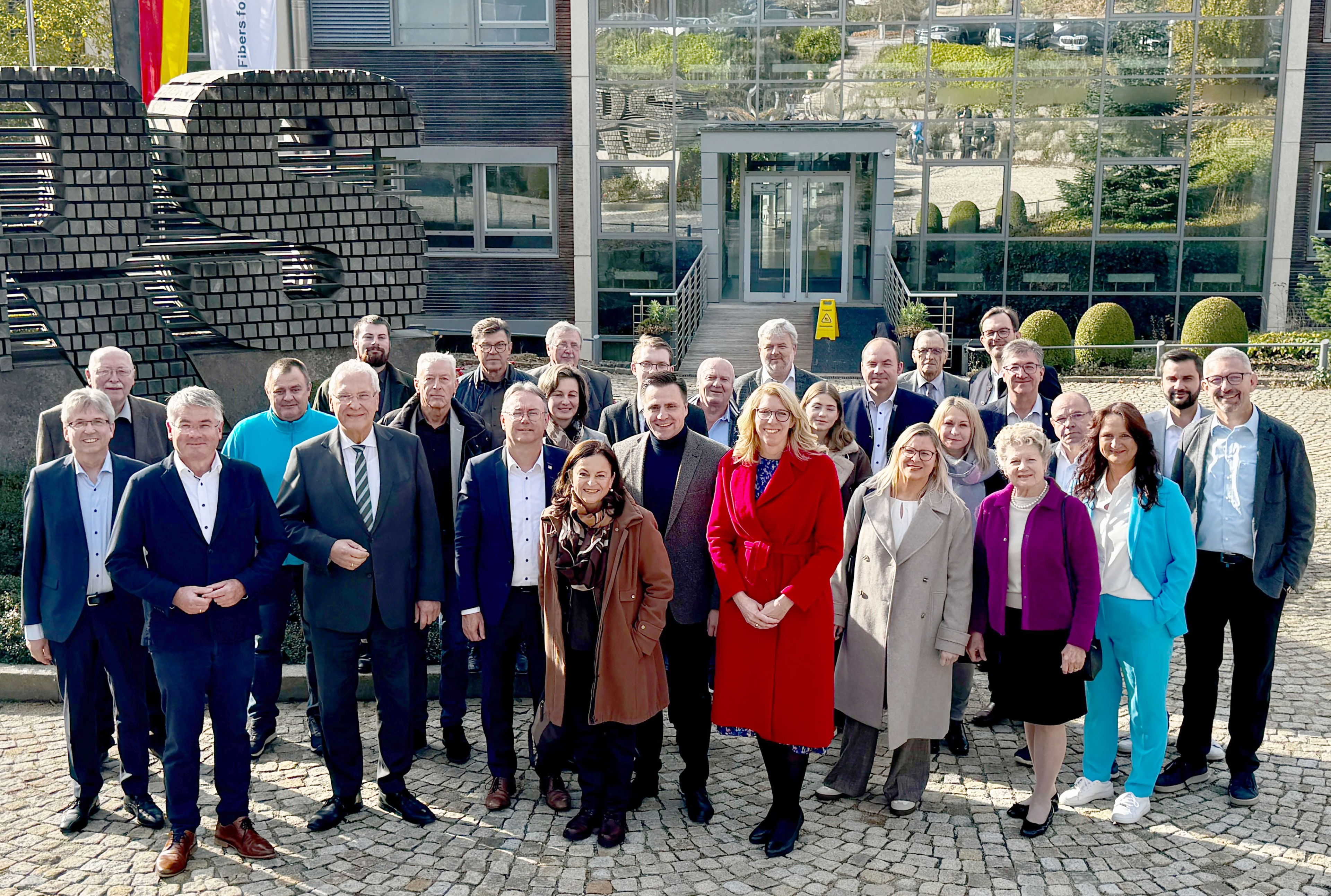 Grenzüberschreitender Regionaltag Union Raumschaft Mittelfranken, Ostalb, Ries mit 50 Besuchern zu Gast bei JRS Holzmühle